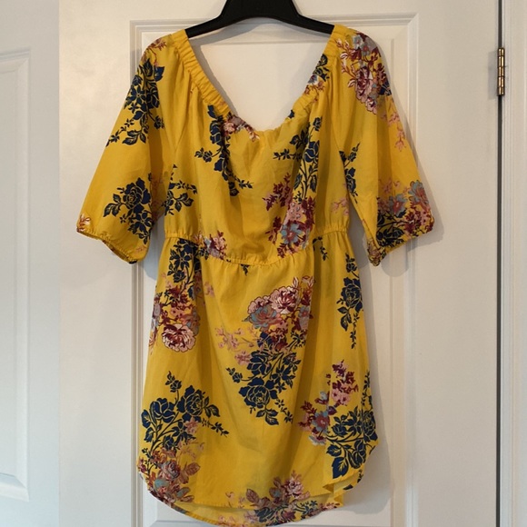 Summer Floral Off-the-shoulder Tunic - Picture 4 of 5